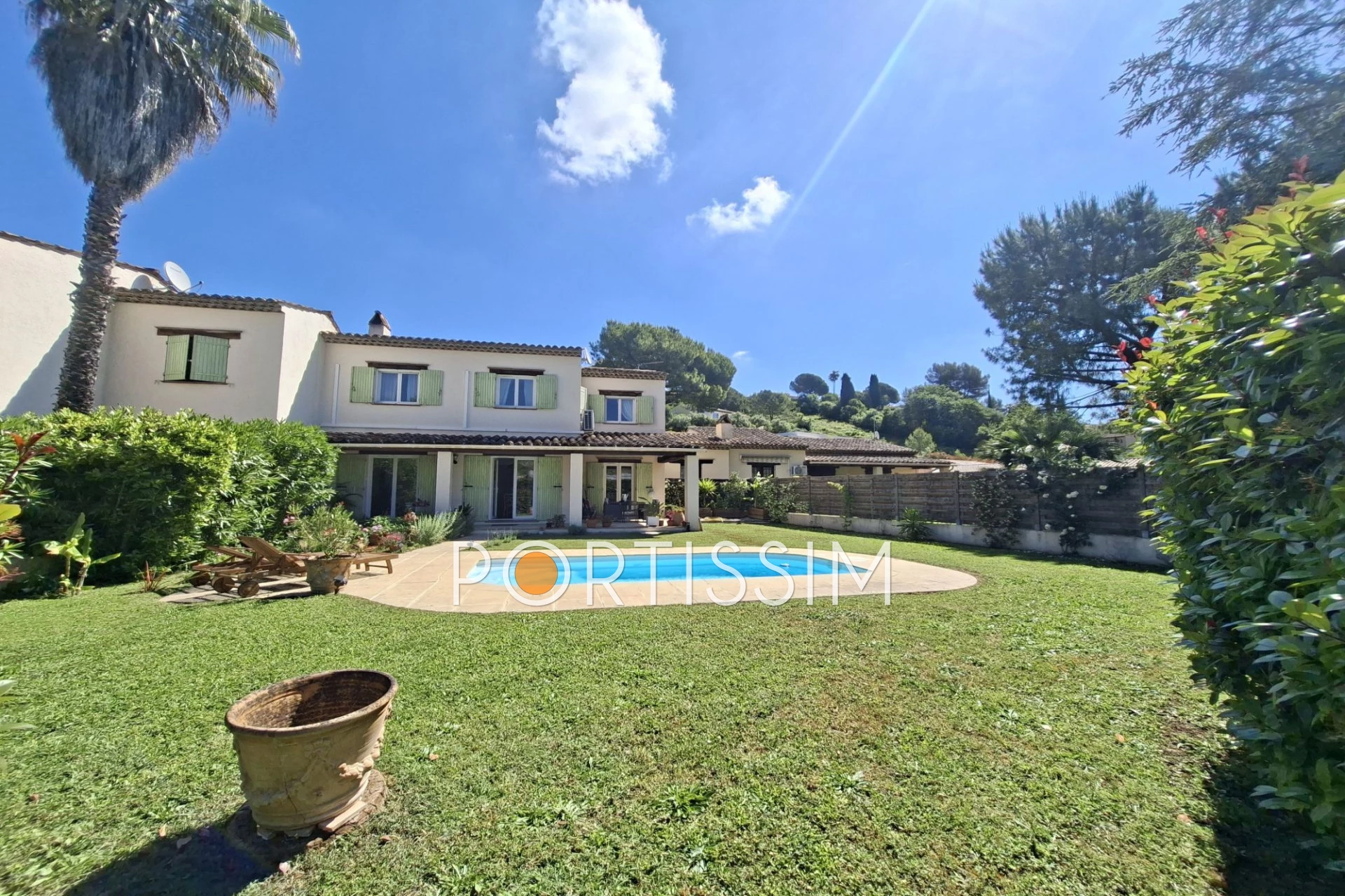 Appartement 4 pièces 103 m² · à Saint-Paul-de-Vence · 102,7 m² · 750 000 €