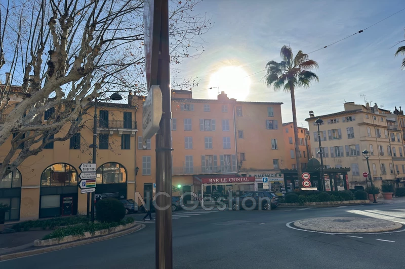 Location appartement Grasse  