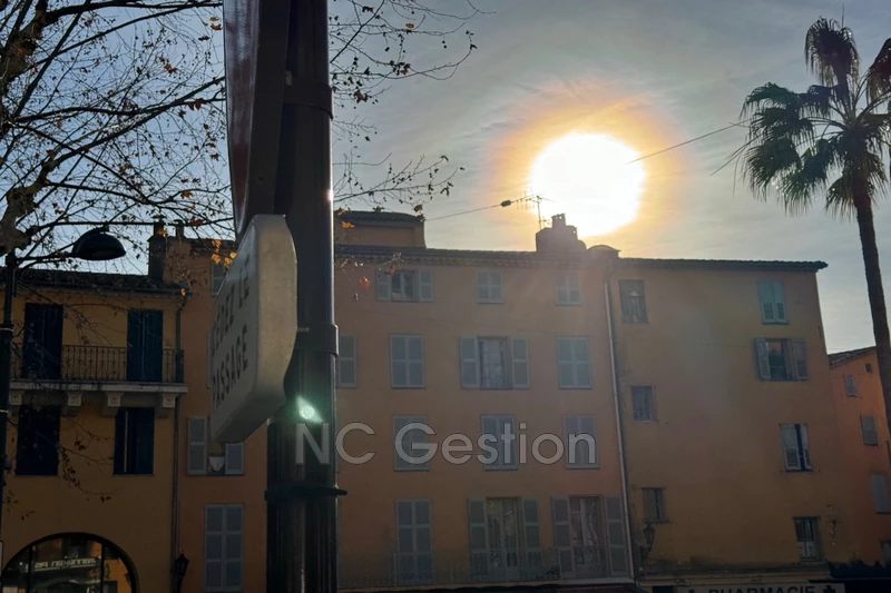 Location appartement Grasse  