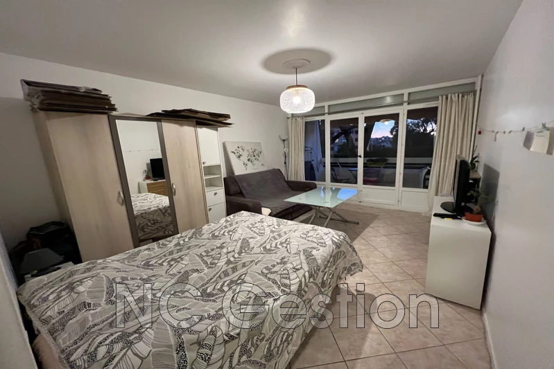 Location appartement Antibes  