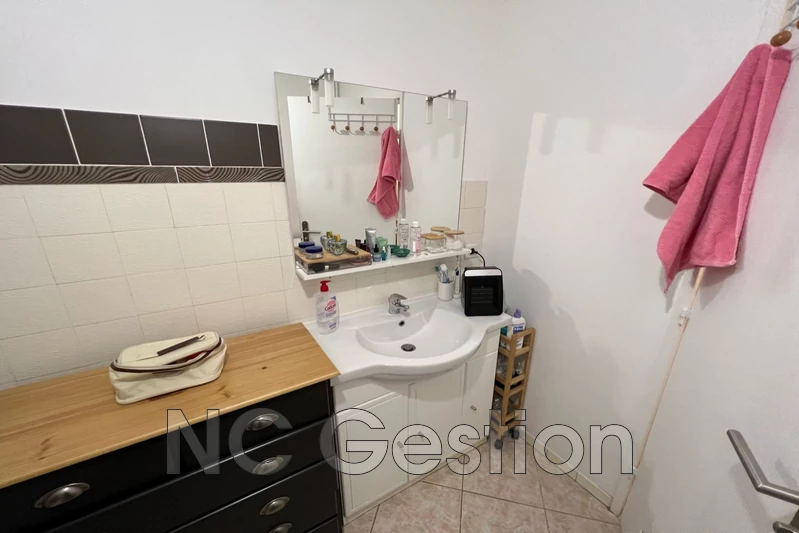 Location appartement Antibes  