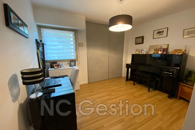 Location appartement Antibes  