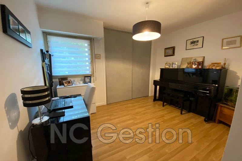 Location appartement Antibes  