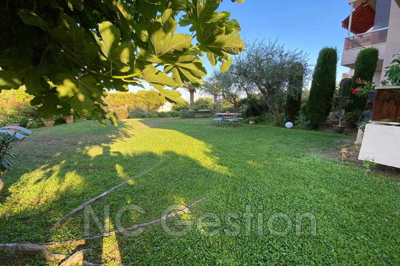 Location appartement Antibes  