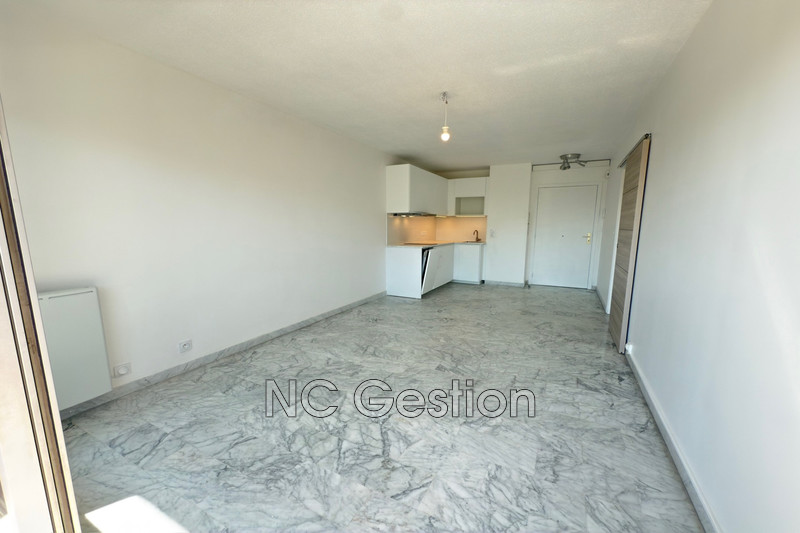 Location appartement Antibes  
