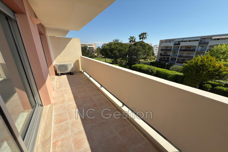 Location appartement Antibes  