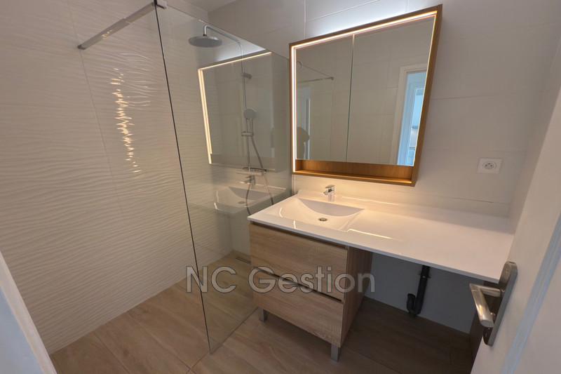 Location appartement Antibes  