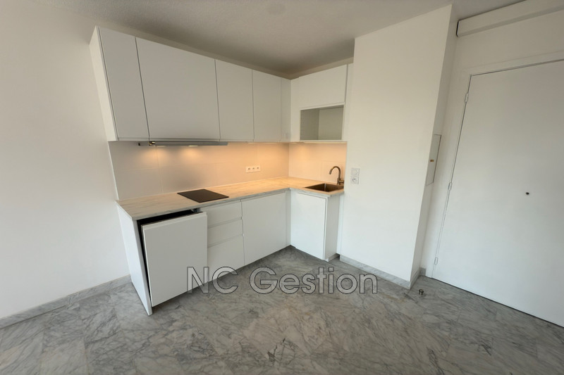 Location appartement Antibes  