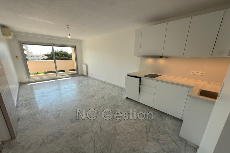 Location appartement Antibes  