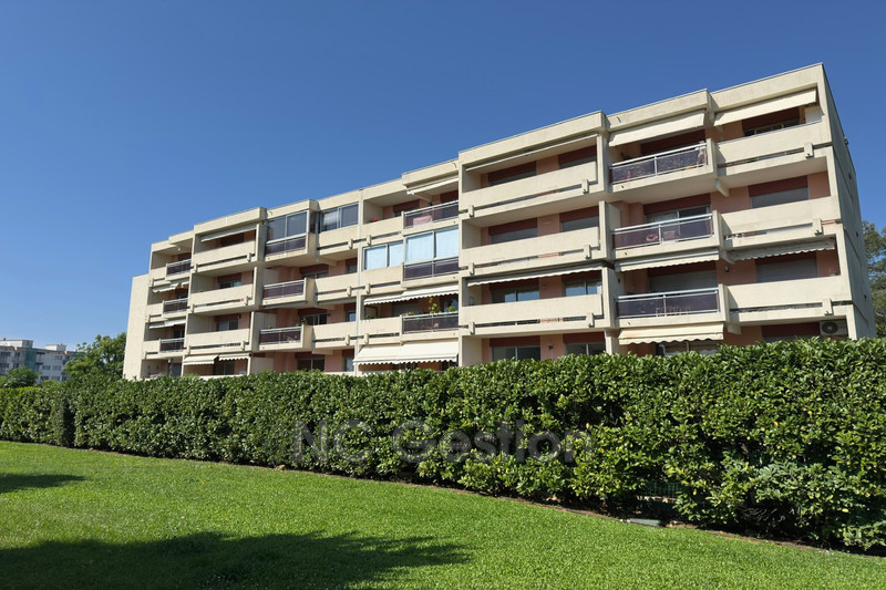 Location appartement Antibes  