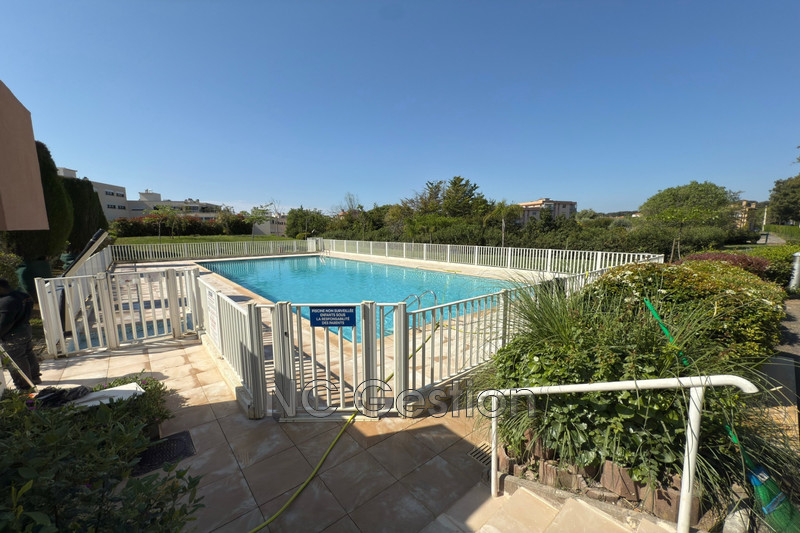 Location appartement Antibes  