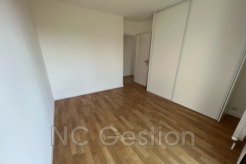 Location appartement Antibes  
