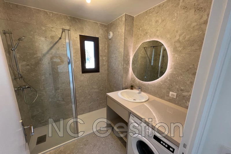 Location appartement Antibes  