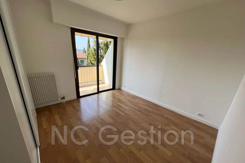 Location appartement Antibes  