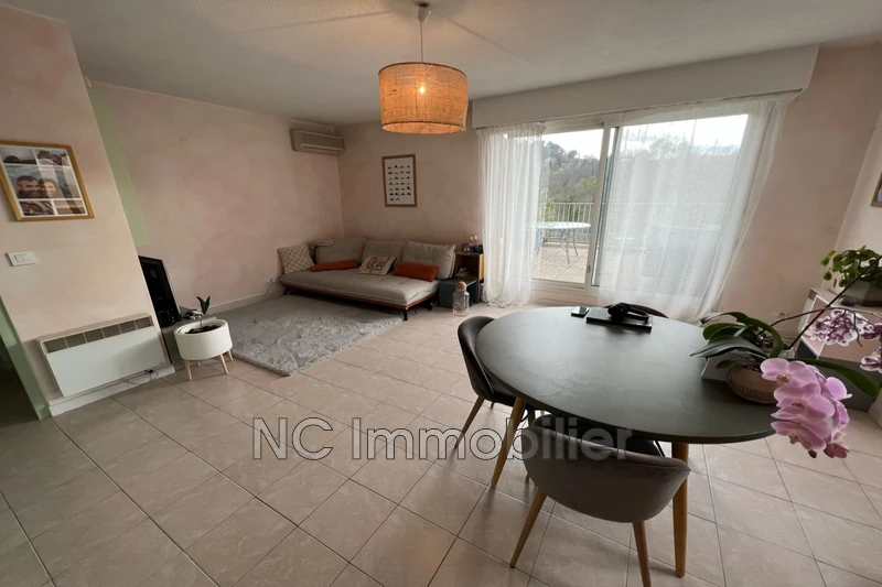 Location appartement Valbonne  