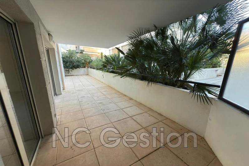 Appartement Vallauris Centre-ville,  Location appartement  4 pièces   88 m² appartement  4 pièces  Vallauris Centre-ville  88 m² -