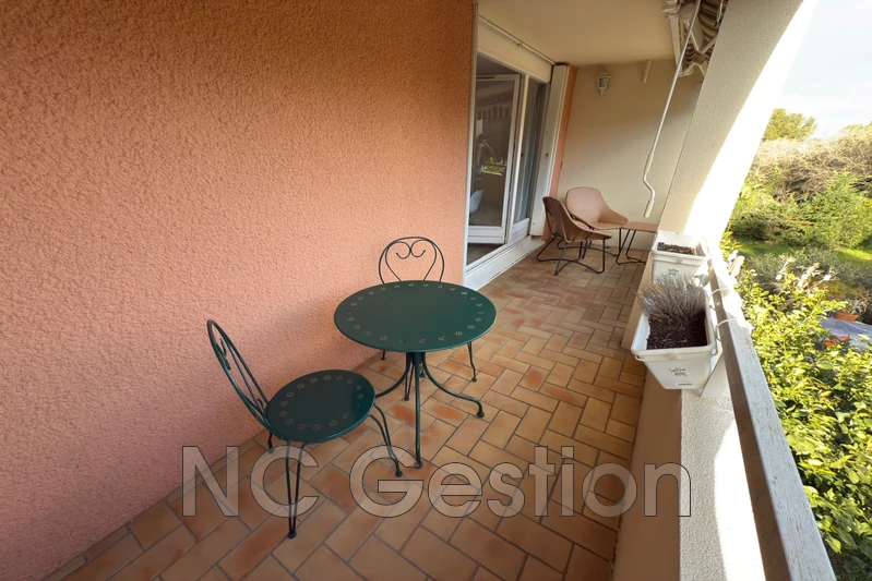 Location appartement Antibes  
