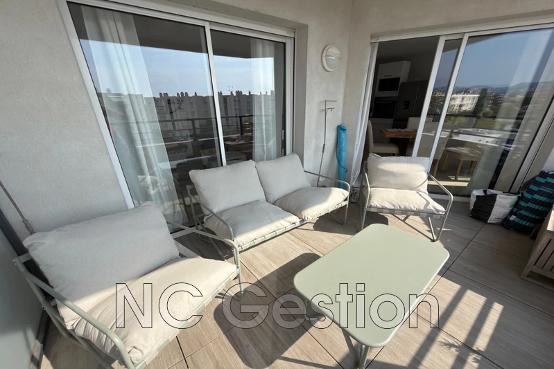 Appartement Juan-les-Pins  Location appartement  3 pièces   78&nbsp;m&sup2;