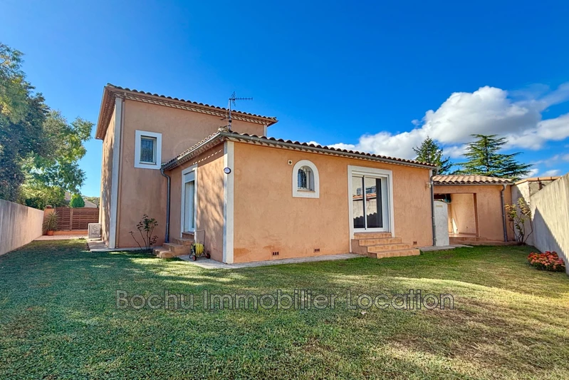 Location maison Castries  