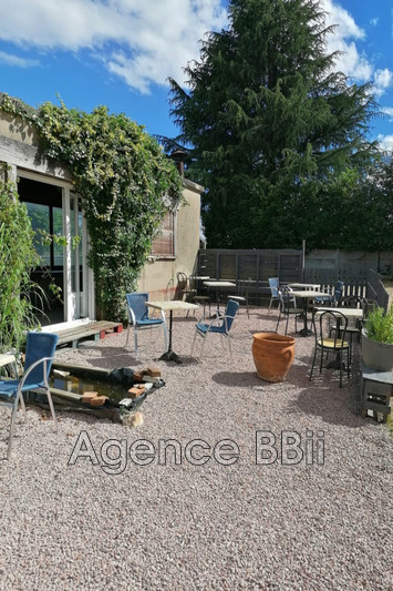 Local commercial Droiturier Droiturier,  Professionnel local commercial   163&nbsp;m&sup2;