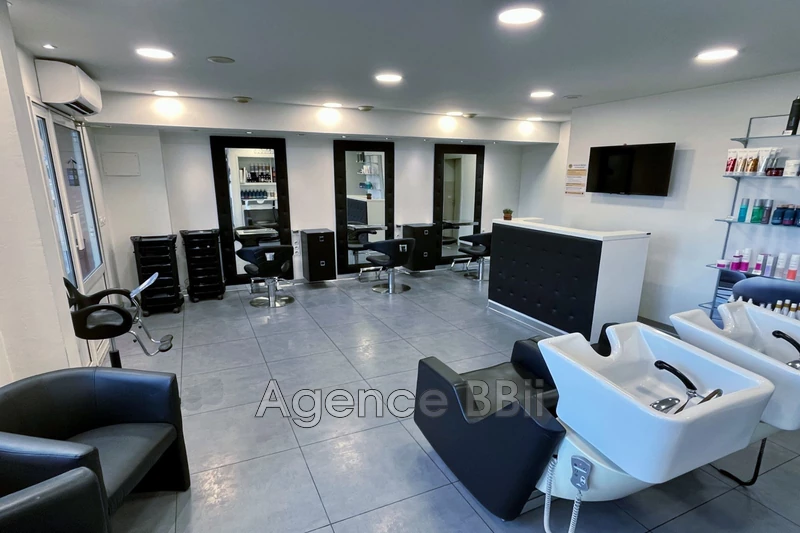  Gattières  Professionnel    50&nbsp;m&sup2;