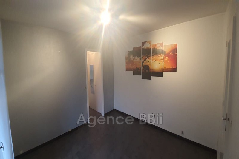 Photo n°5 - Vente appartement Saint-Laurent-du-Var 06700 - 189 000 €