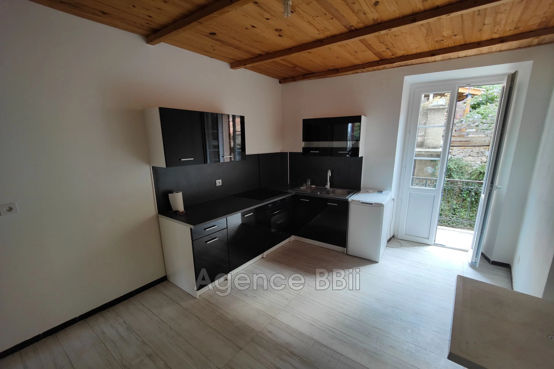 Appartement 7 pièces 212 m² · à Lucéram · 212 m² · 239 000 €
