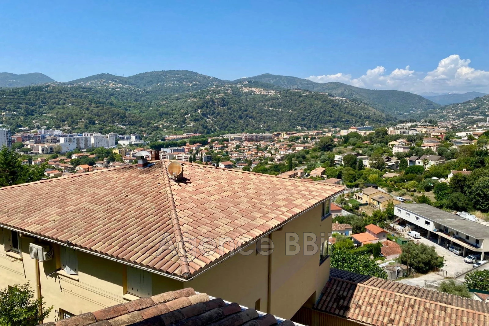 Appartement 4 pièces 84 m² · à La Trinité · 84 m² · 295 000 €