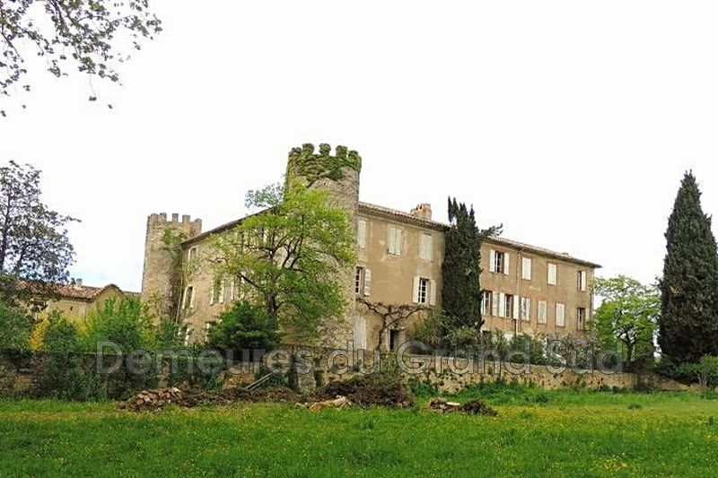 Photo Château Séguret Dentelles de montmirail, achat château 40 pièces 1000 m²