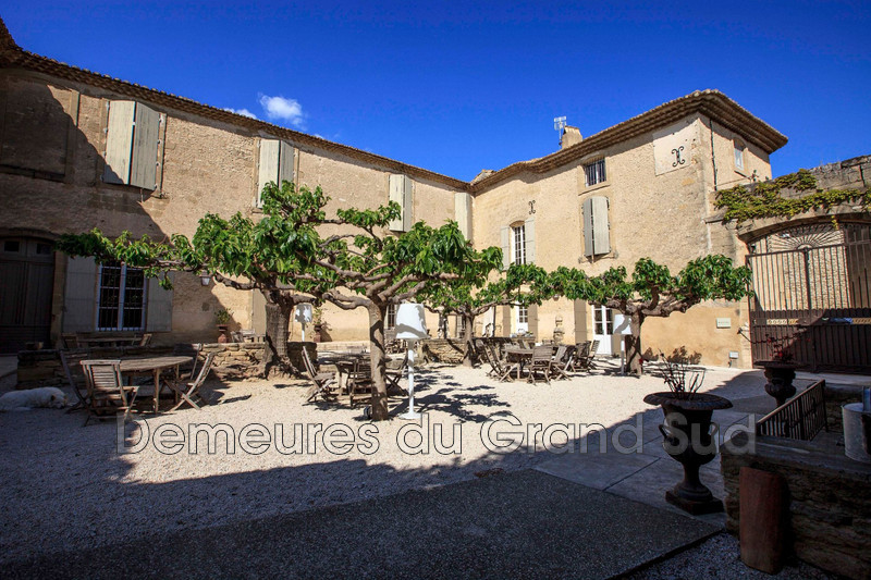 Photo Bastide Remoulins Gard,   achat bastide  25 chambres   2700&nbsp;m&sup2;