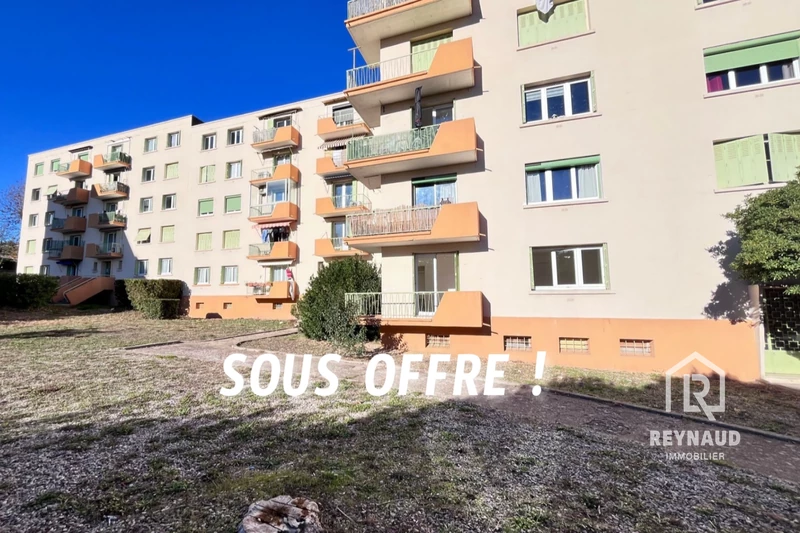 Photo Appartement Clermont-l'Hérault Centre-ville,   achat appartement  3 pièces   55&nbsp;m&sup2;