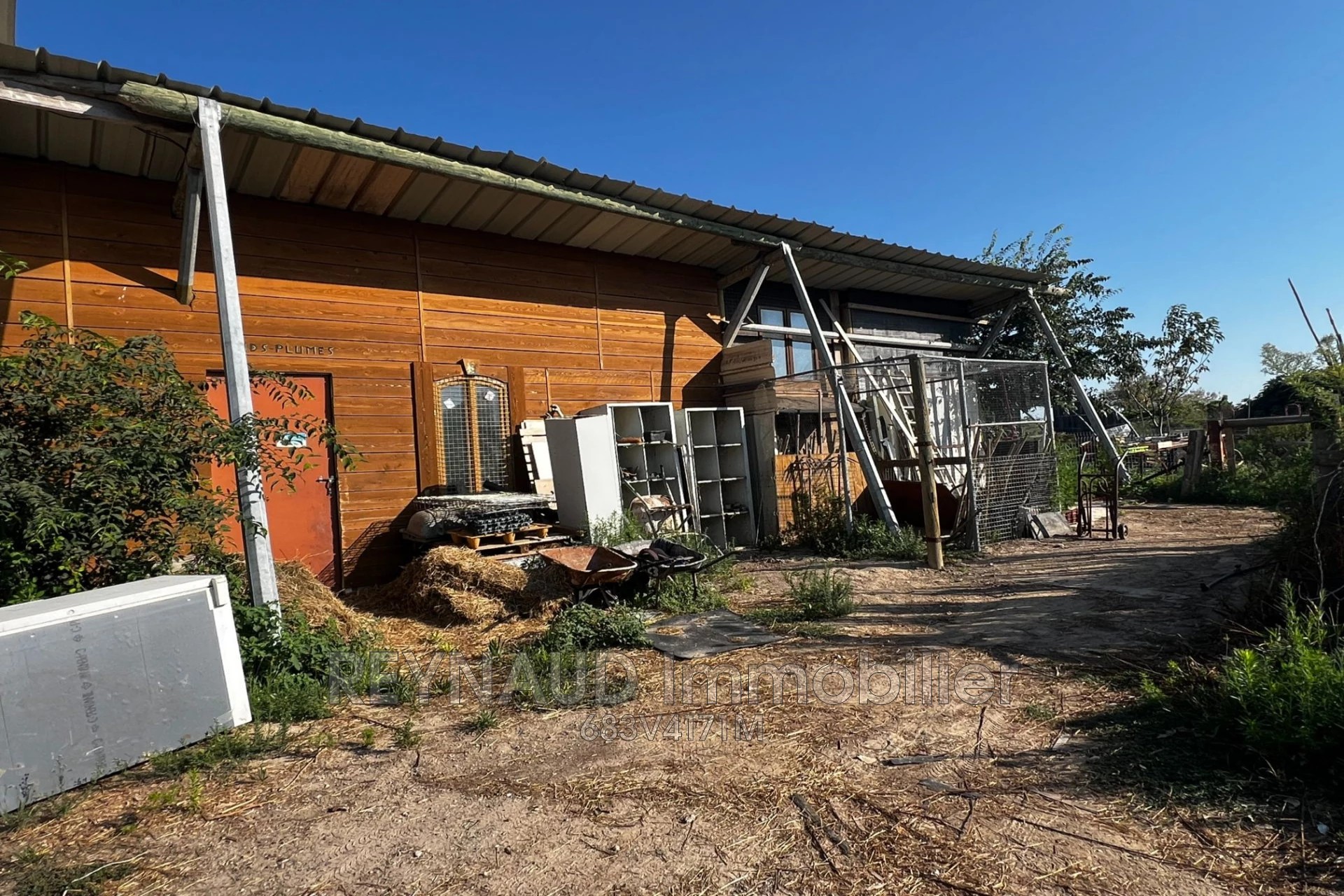Local commercial 500 m² · à Le Pouget · 500 m² · 231 000 €