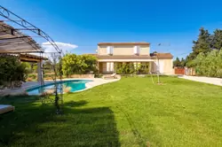 Location saisonnière maison Fontvieille  