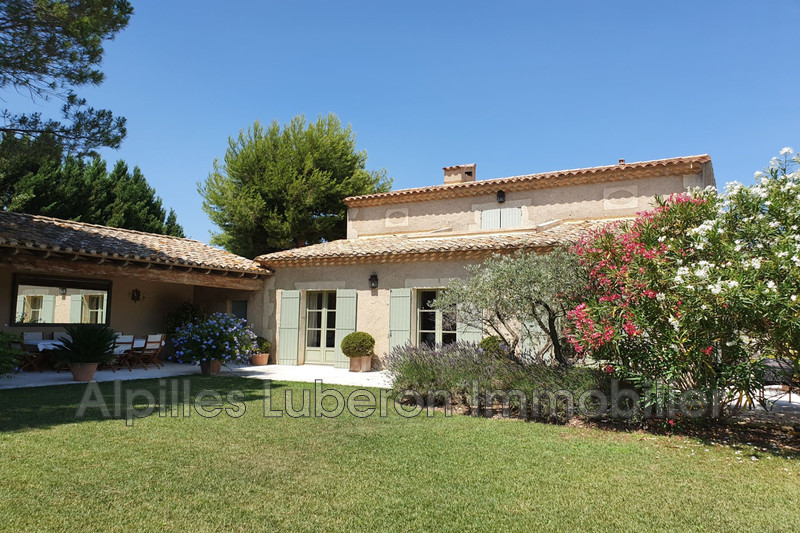 Location saisonnière demeure de prestige Eygalières  