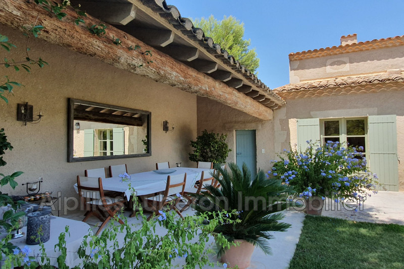Location saisonnière demeure de prestige Eygalières  