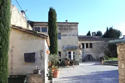 Location saisonnière maison de village Fontvieille  