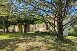 Location maison Eygalières  