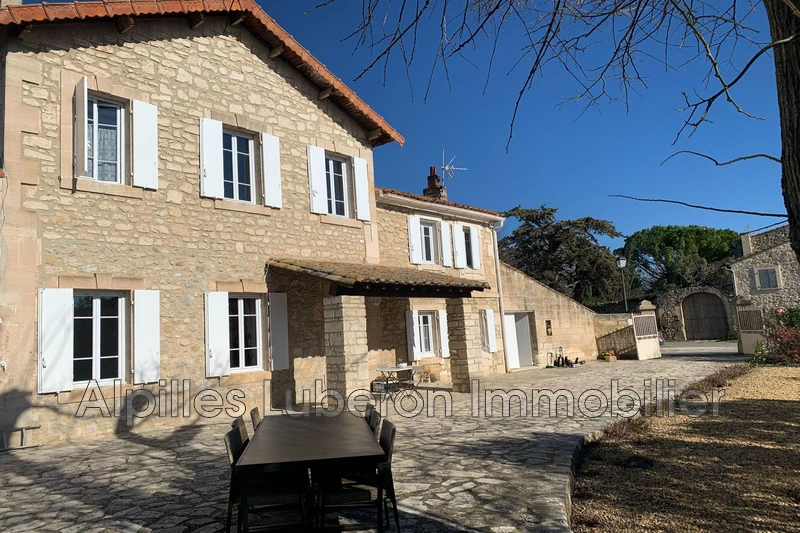 Location saisonnière maison de village Maussane-les-Alpilles  