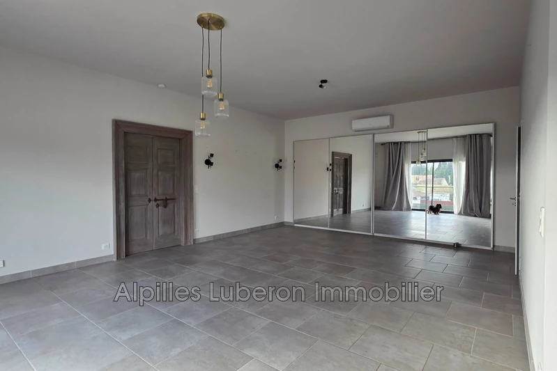 Vente hangar Eygalières  