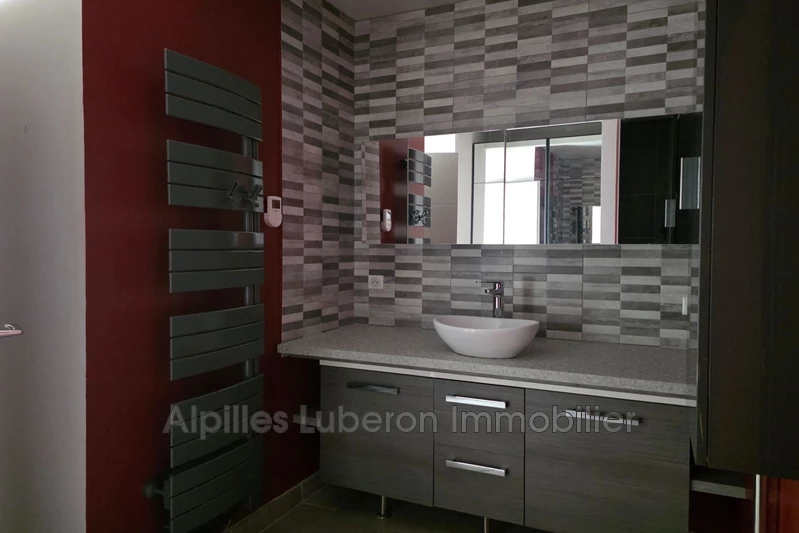 Vente hangar Eygalières  