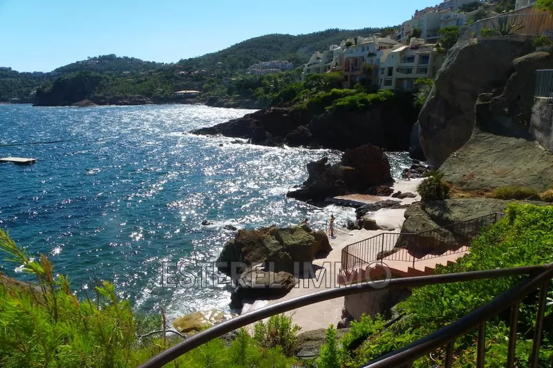 Location saisonnière rez-de-jardin Théoule-sur-Mer  