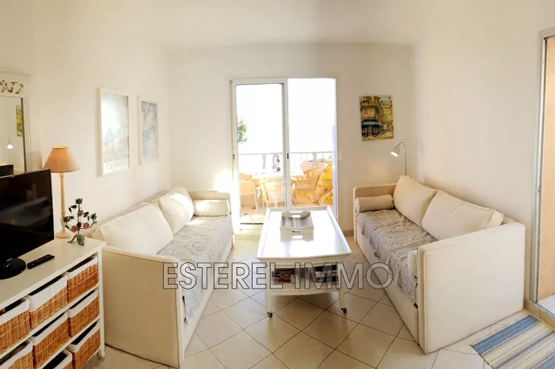 Location saisonnière rez-de-jardin Théoule-sur-Mer  