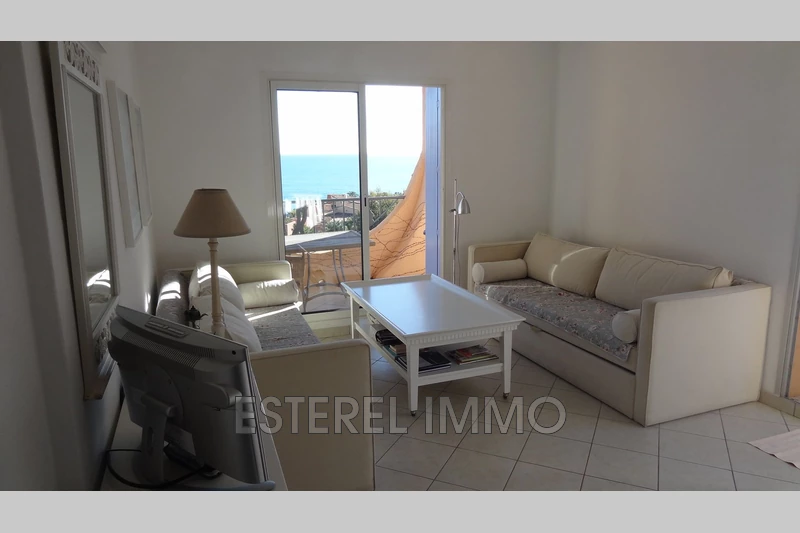 Location saisonnière rez-de-jardin Théoule-sur-Mer  