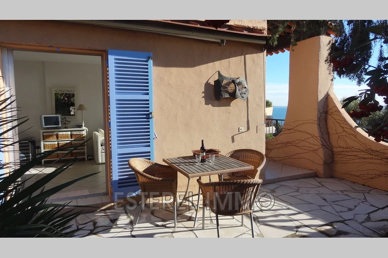 Location saisonnière rez-de-jardin Théoule-sur-Mer  