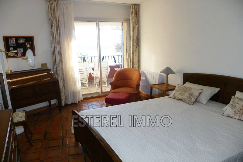 Location saisonnière rez-de-jardin Théoule-sur-Mer  