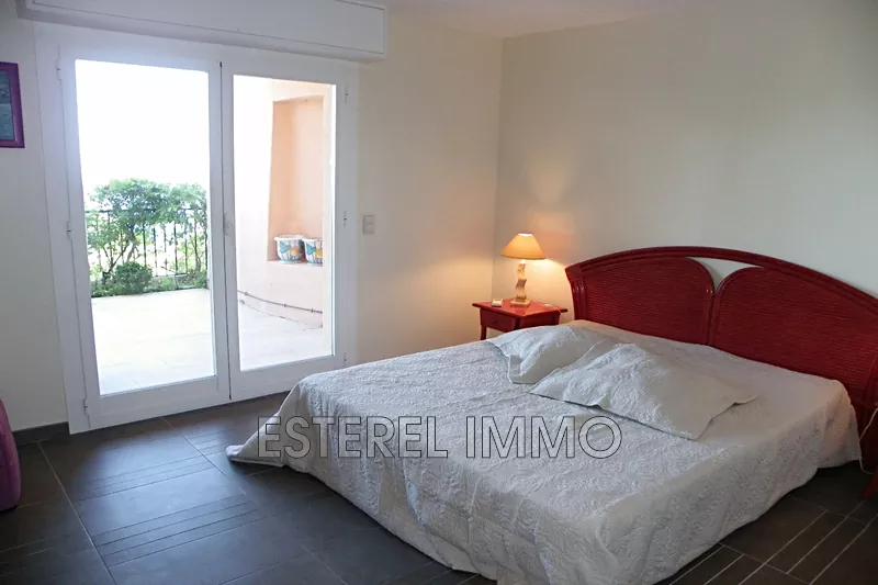Location saisonnière rez-de-jardin Théoule-sur-Mer  