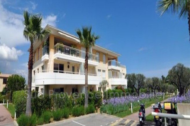 Location appartement Antibes  