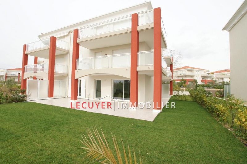 Photo Appartement Juan-les-Pins Antibes les pins, Location appartement 2 pièces 44 m²