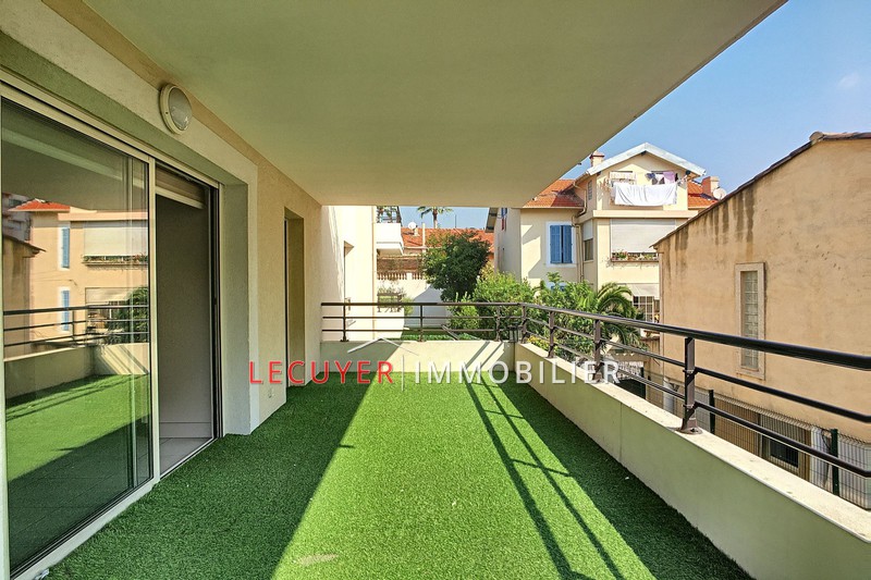 Photo Apartment Golfe-Juan Centre-ville, Rentals apartment 4 rooms 80 m²
