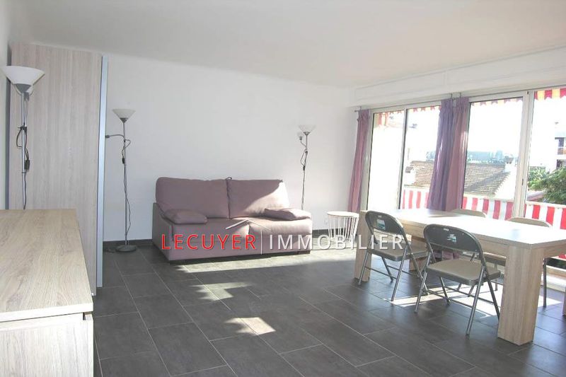 Photo Appartement Juan-les-Pins Centre, Location appartement 1 pièce 28 m²